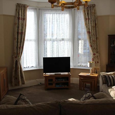 Candlelight Apartment Майнхед Екстериор снимка