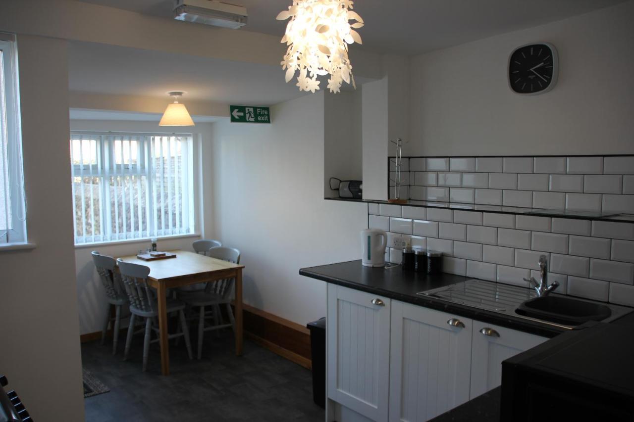 Candlelight Apartment Майнхед Екстериор снимка